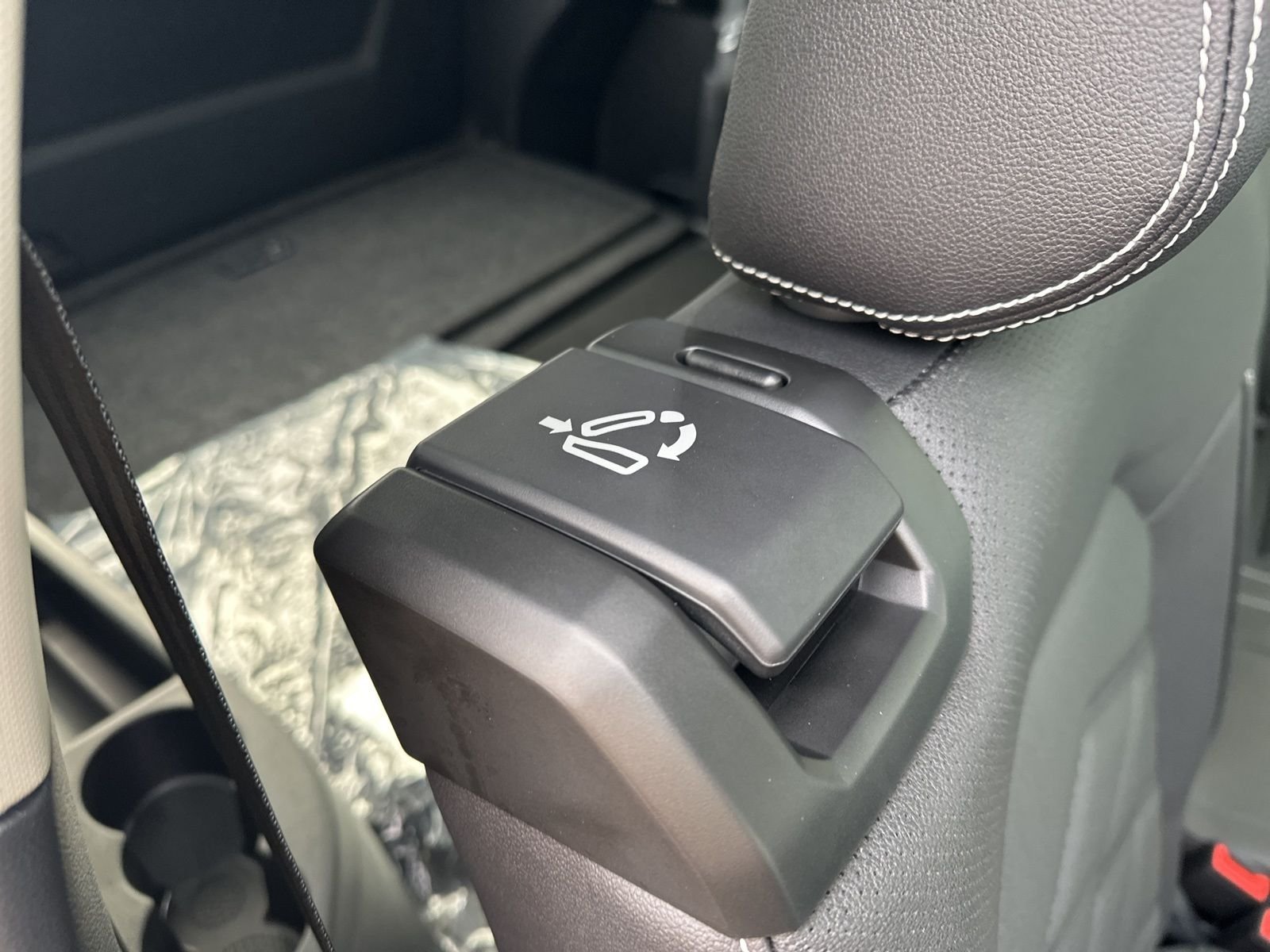 2026 Volkswagen Atlas SE w/Tech - Photo 39