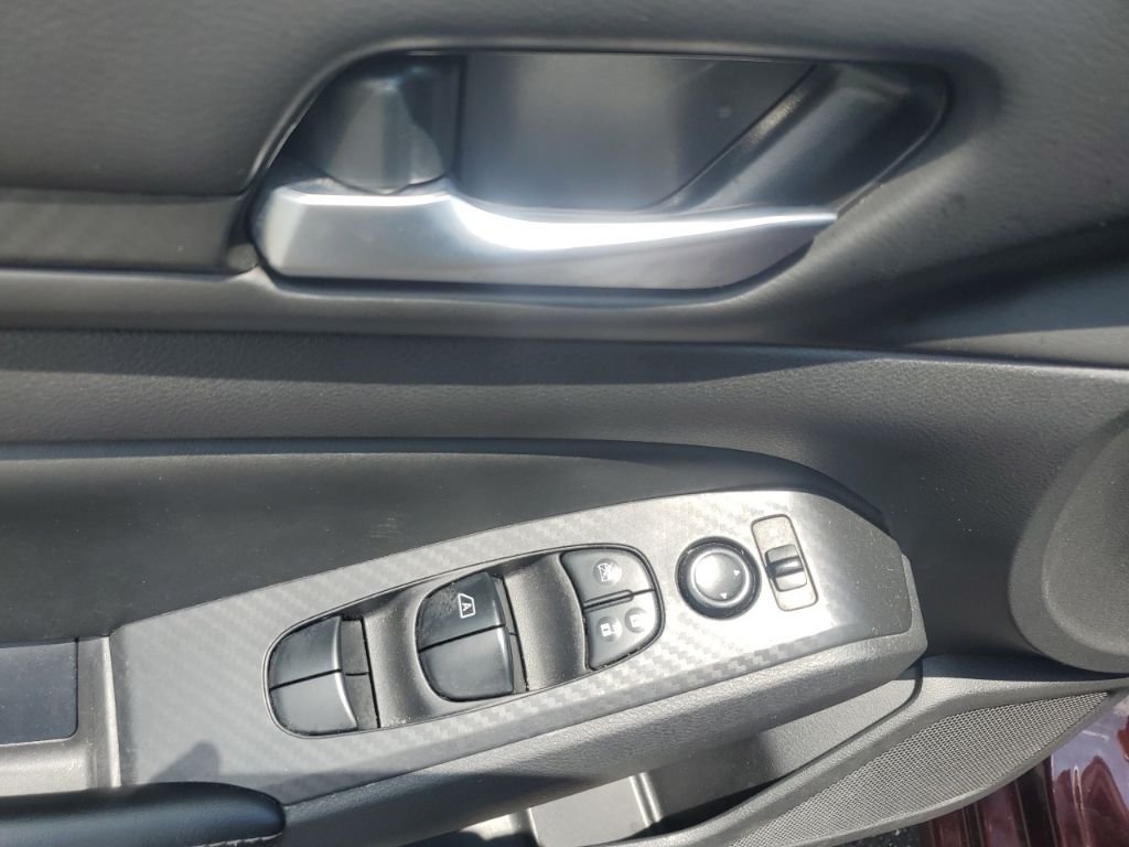 Used 2024 Red Nissan 2.5 SV image 15