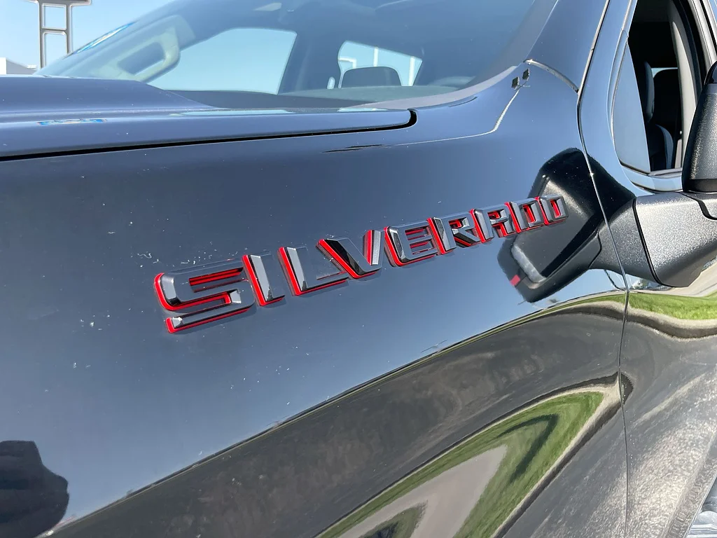Used 2022 Black Chevrolet RST image 33