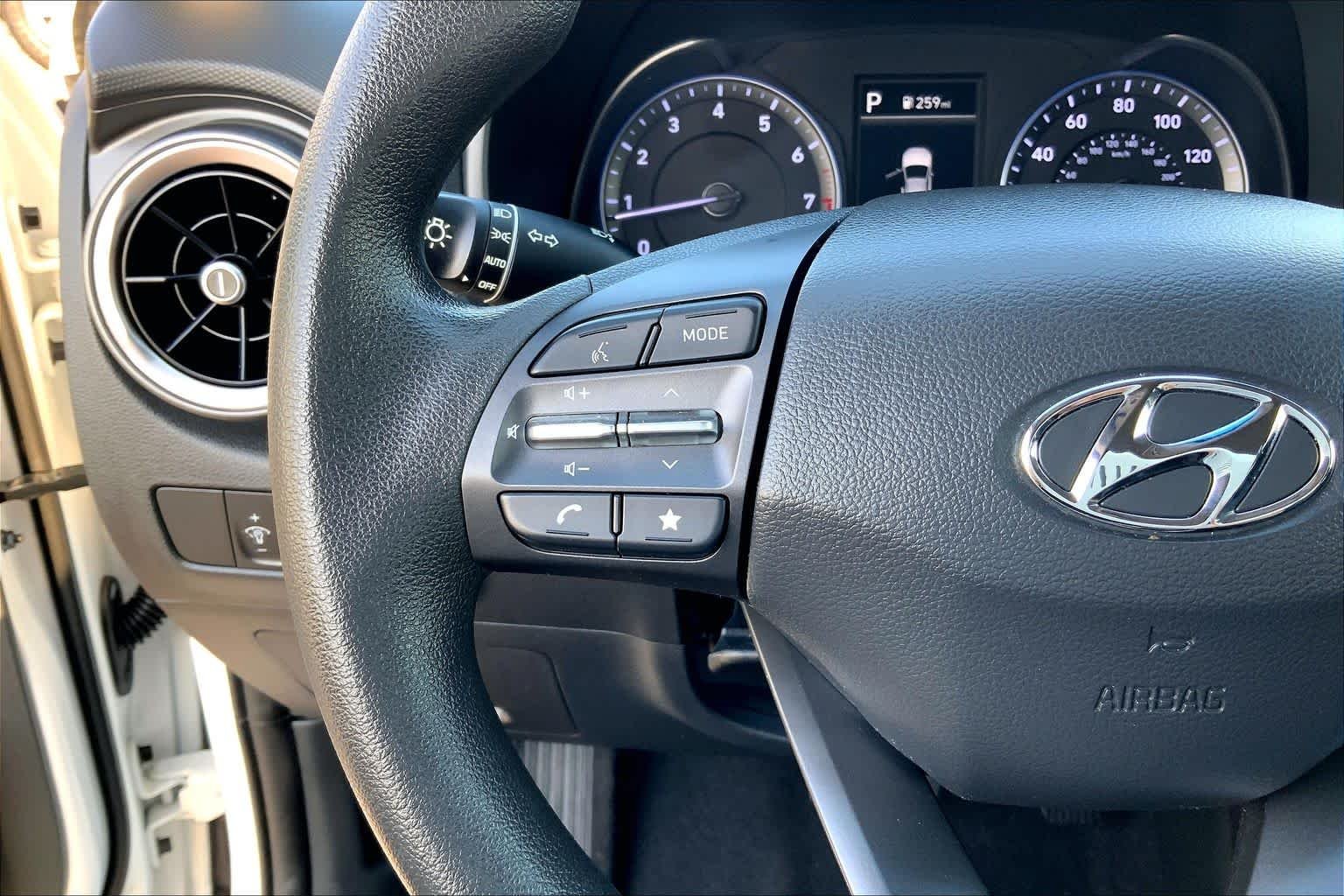 Used 2022 Lunar White Hyundai SEL image 24