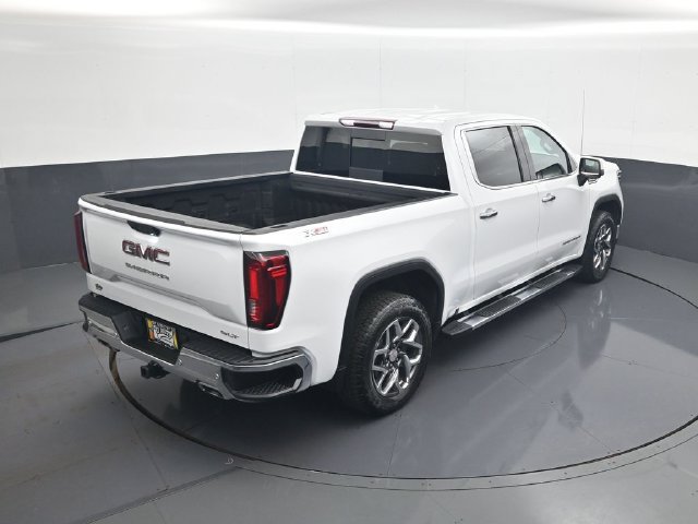 2023 GMC Sierra 1500 SLT - Photo 17