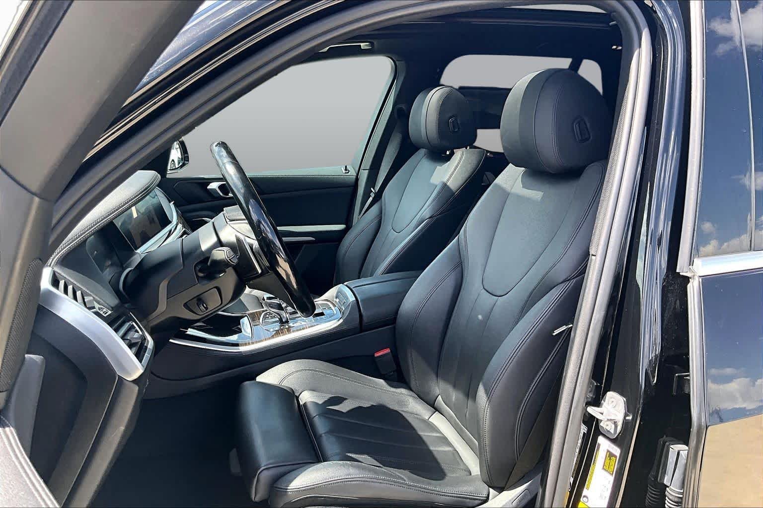 Used 2020 Jet Black BMW xDrive40i image 8