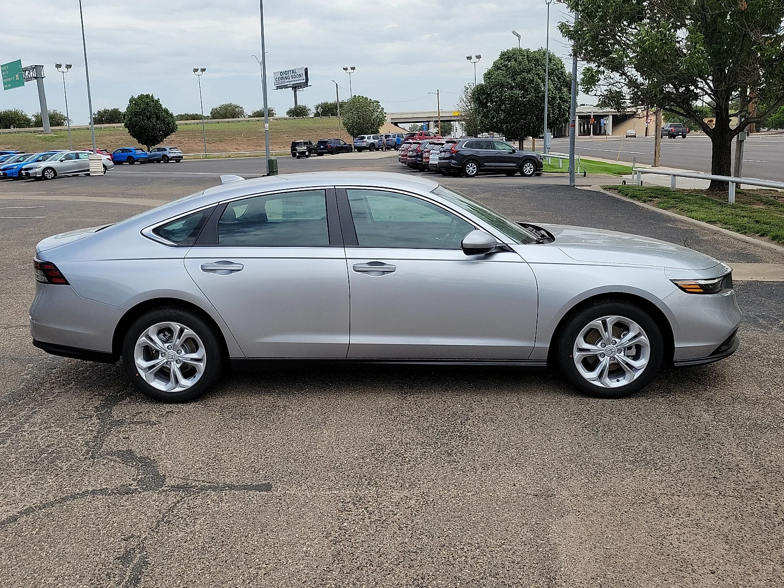 New 2026 Solar Silver Metallic Honda LX image 12