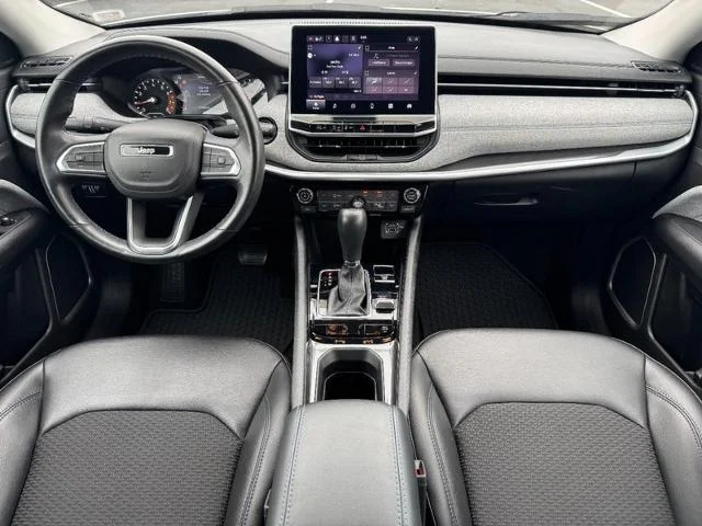 Used 2022 Bright White Clearcoat Jeep  image 12