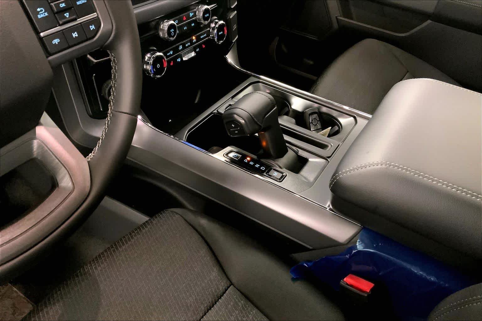 New 2026 Oxford White Ford XLT image 6