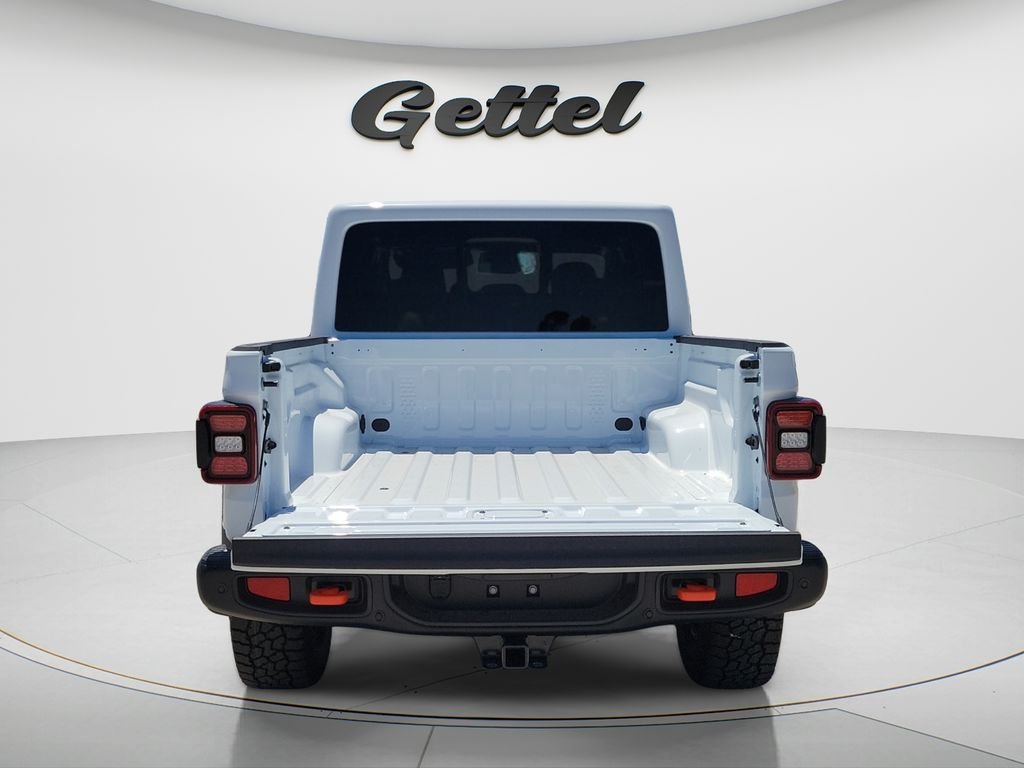 New 2026 Bright White Clear-Coat Exterior Paint Jeep Mojave X image 9