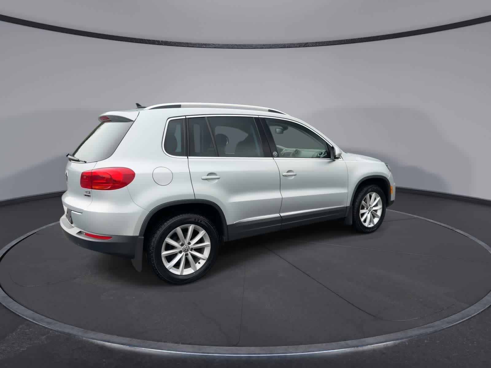Used 2017 Silver Volkswagen Wolfsburg Edition image 8