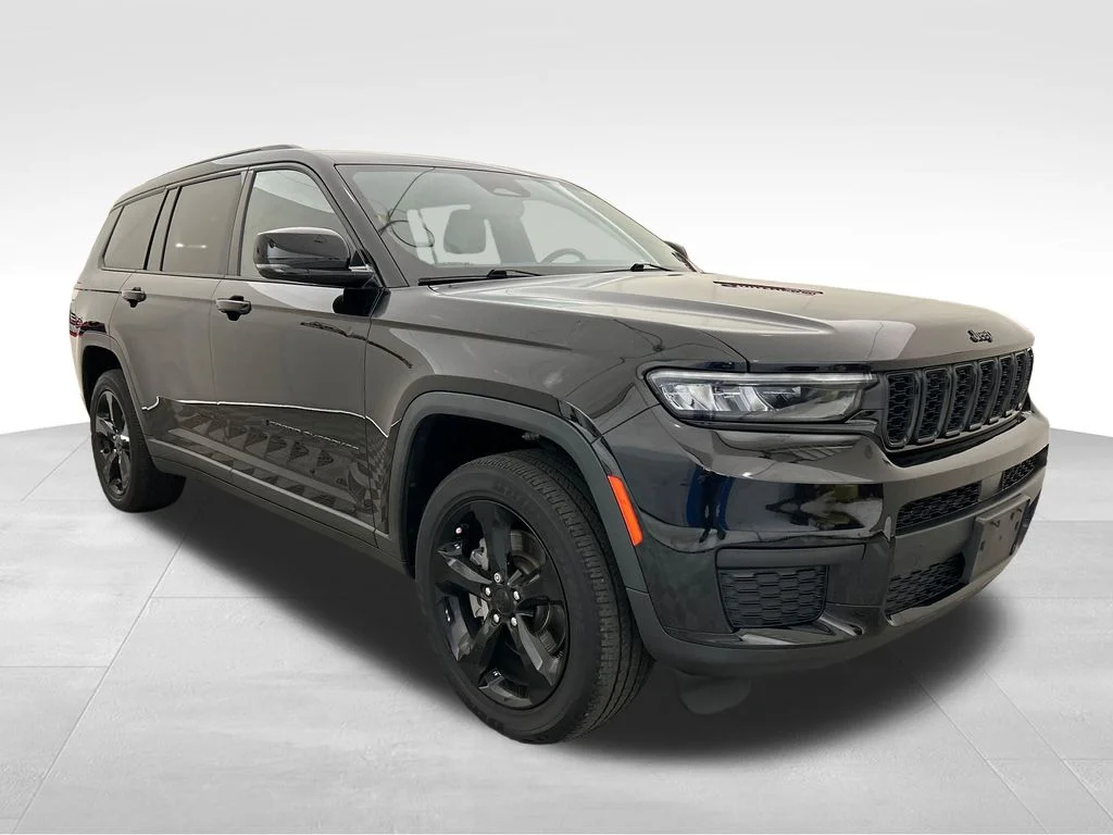 Used 2021 Black Jeep Altitude image 8