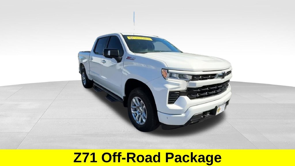 Used 2022 Summit White Chevrolet RST image 9
