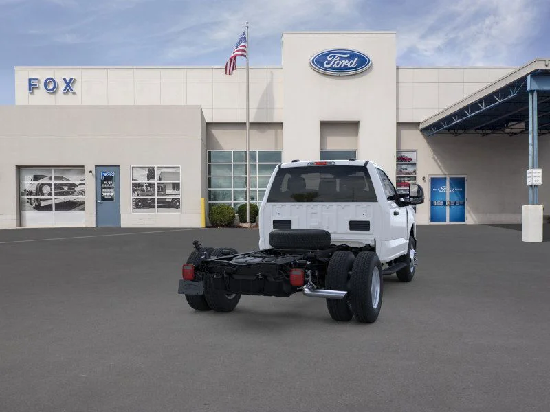 2025 Ford F-350 Super Duty Chassis Cab XL - Photo 8