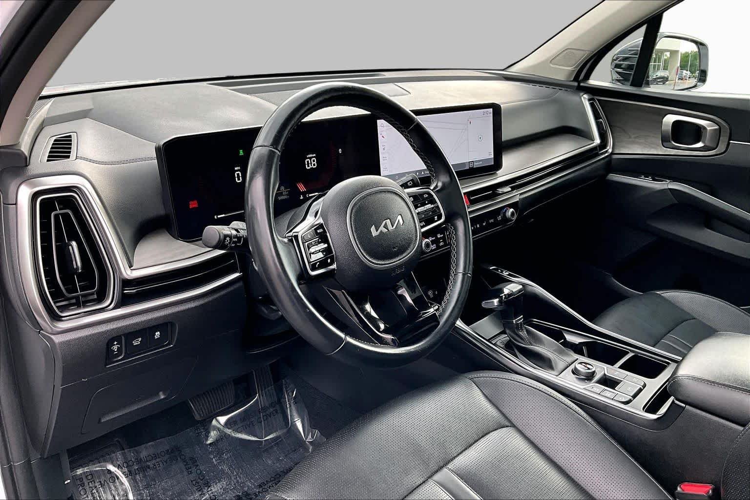 Used 2024 Glacial White Pearl Kia X-Line EX image 27