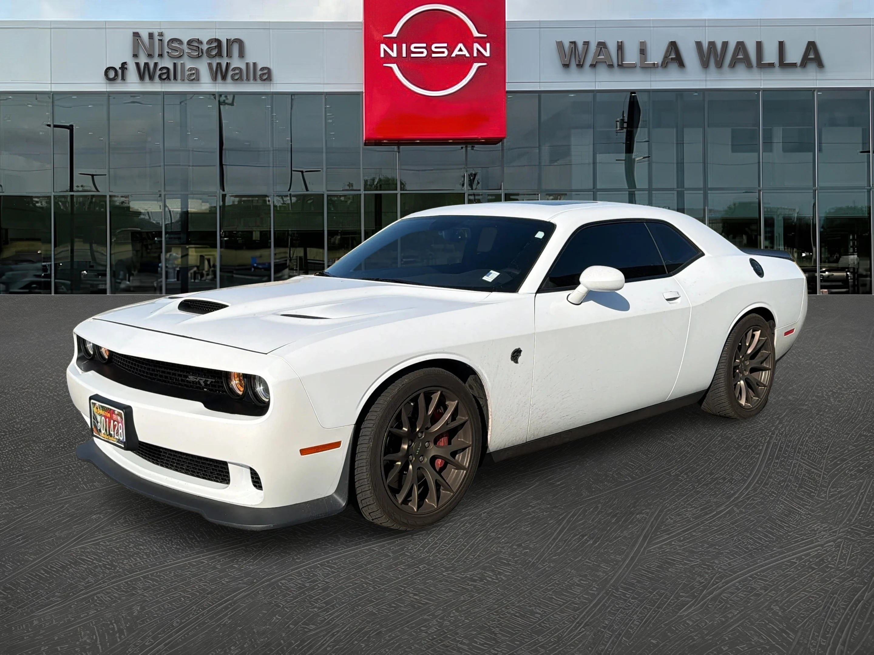 2016 Dodge Challenger SRT - Photo 3