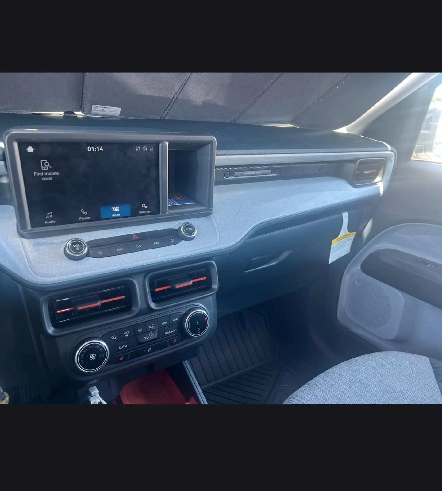 Used 2024 Oxford White Ford XLT image 5