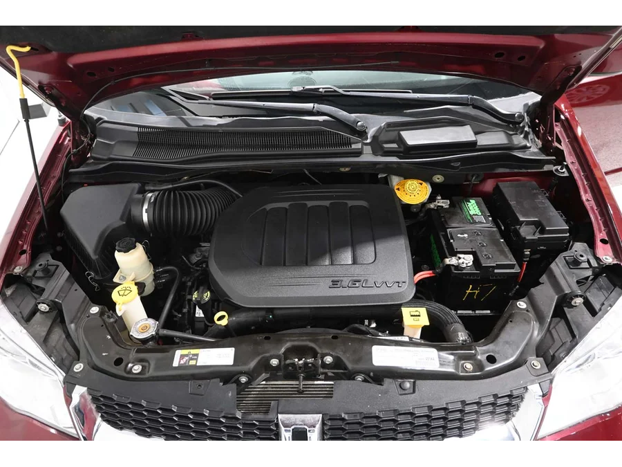 Used 2020 RED Dodge SXT Mobility Handicap Van image 32