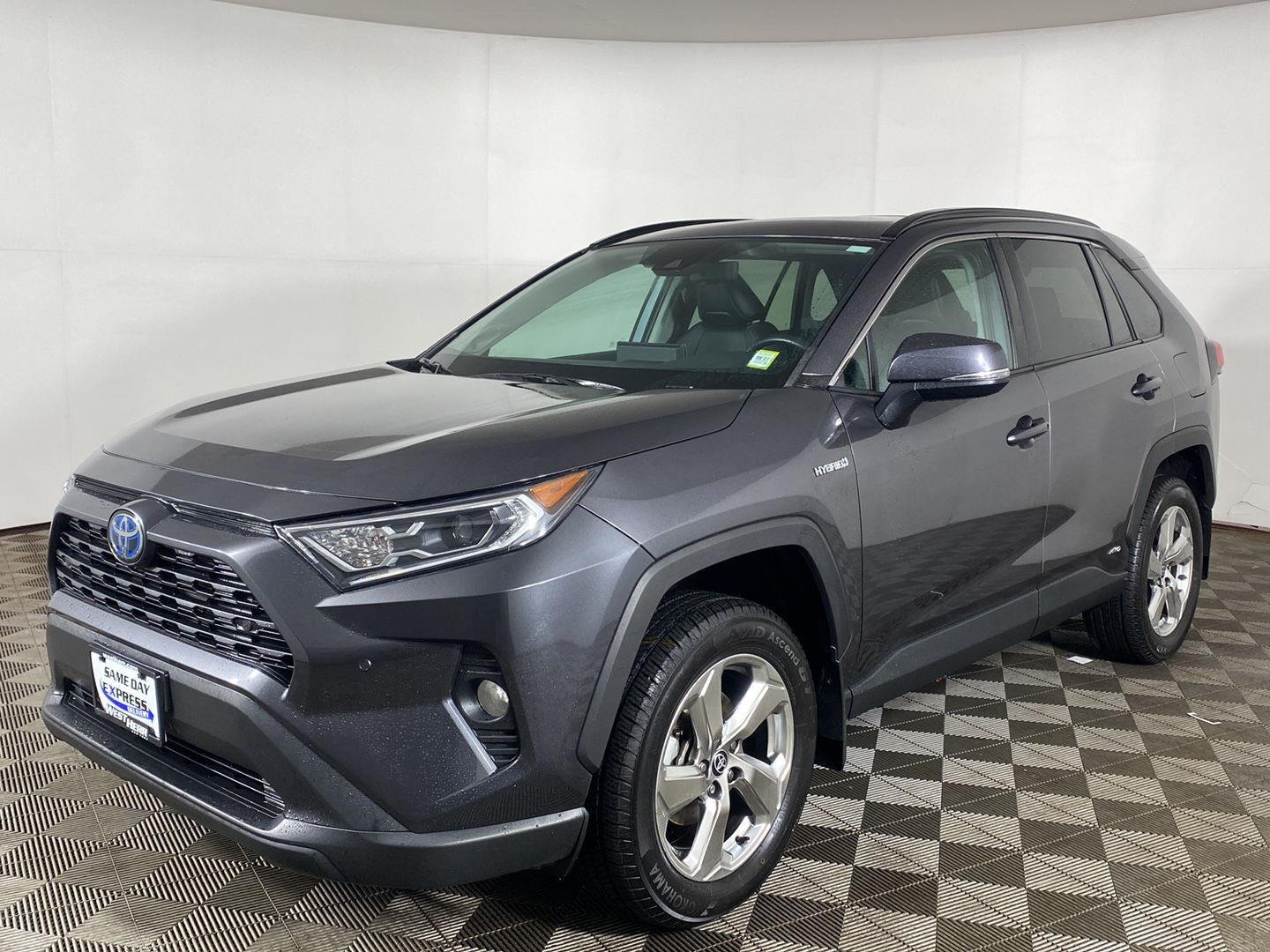 Certified Used 2021 Magnetic Gray Metallic Toyota XLE Premium image 2