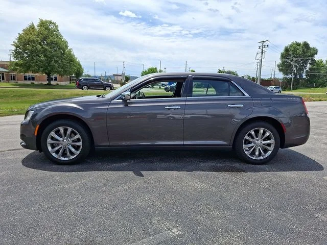 Used 2018 Gray Chrysler Limited image 6