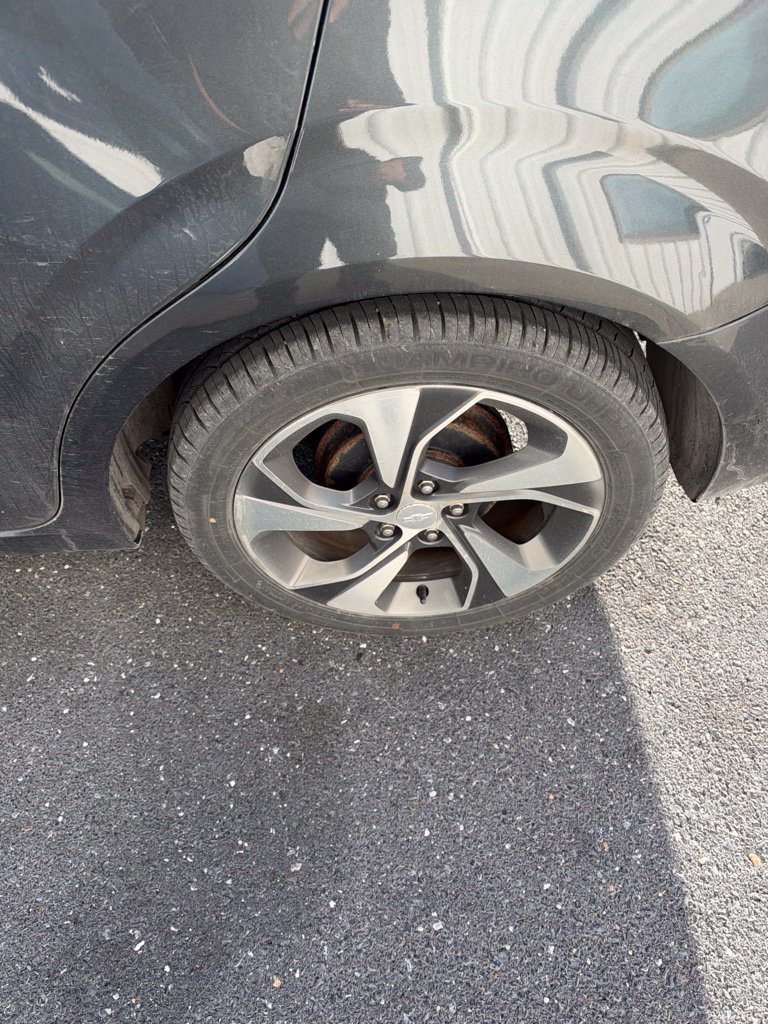 Used 2019 Gray Chevrolet Premier image 5