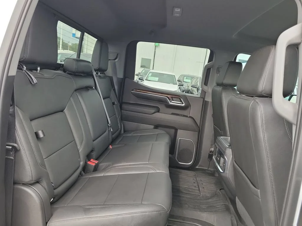 Used 2022 Summit White GMC Elevation image 27
