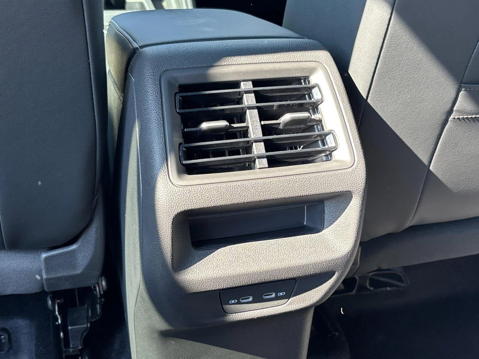 New 2026 Platinum Gray Metallic Volkswagen SE image 32