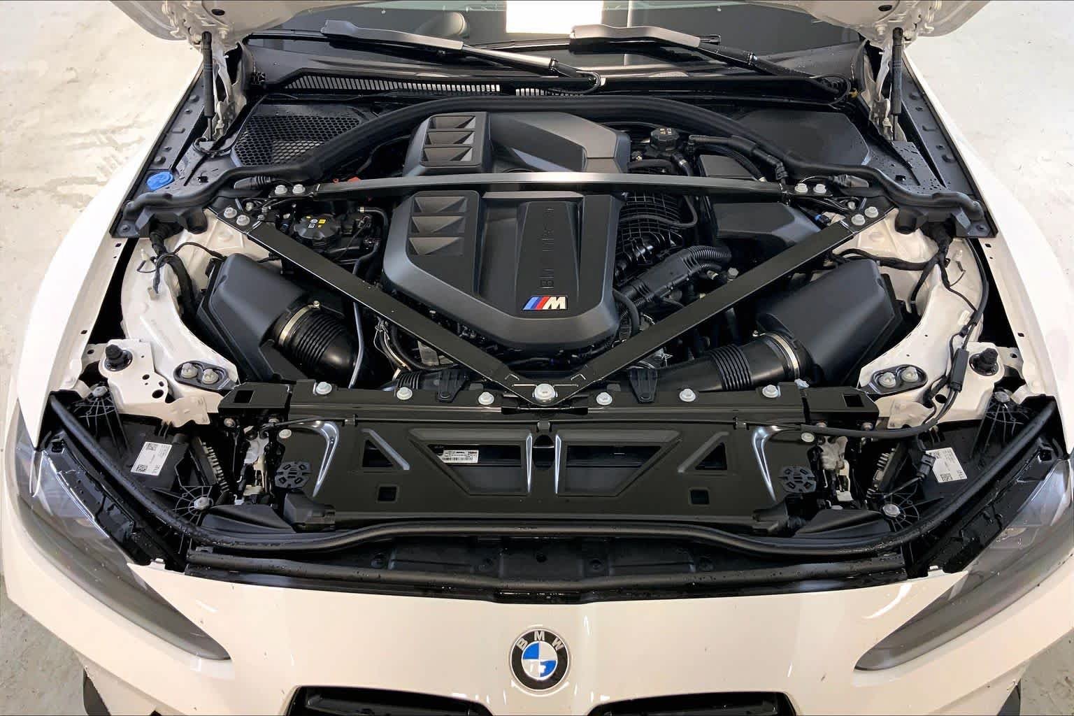 New 2027 Alpine White BMW Competition xDrive image 16