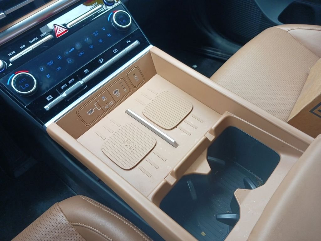 2025 Hyundai Santa Fe Limited - Photo 26