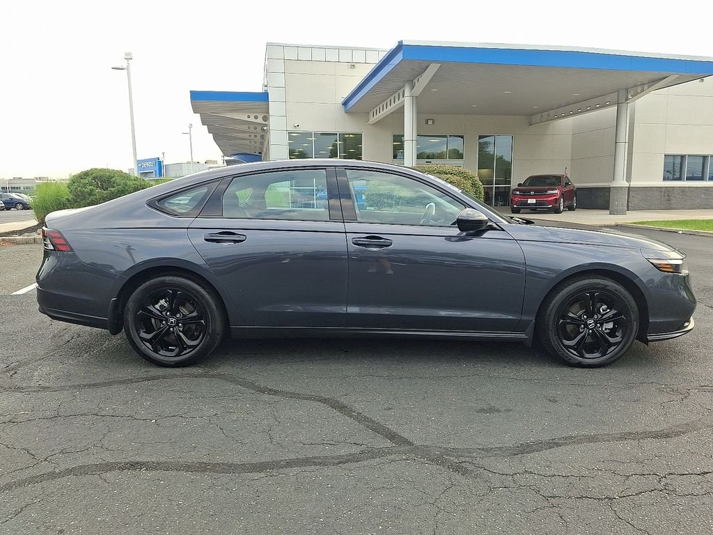 2025 Honda Accord SE - Photo 7