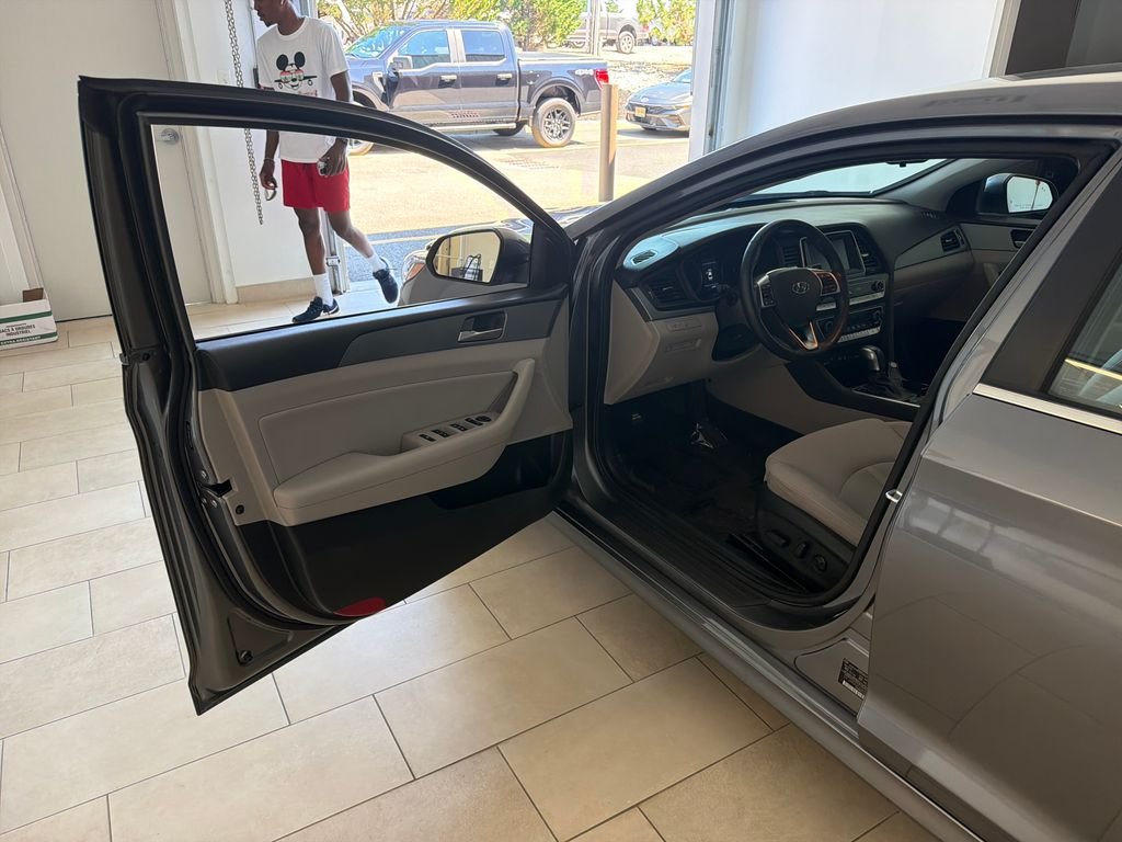 Used 2019 Machine Gray Hyundai SEL image 10