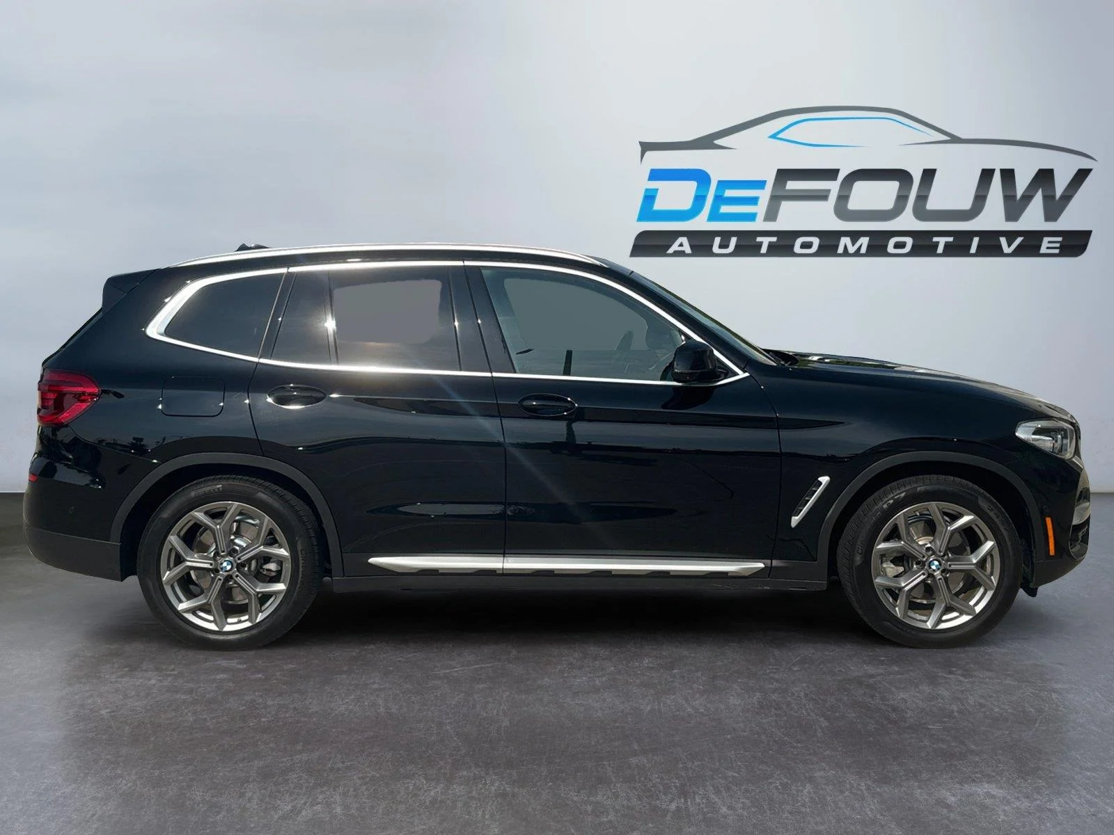 Used 2021 Jet Black BMW xDrive30e image 2