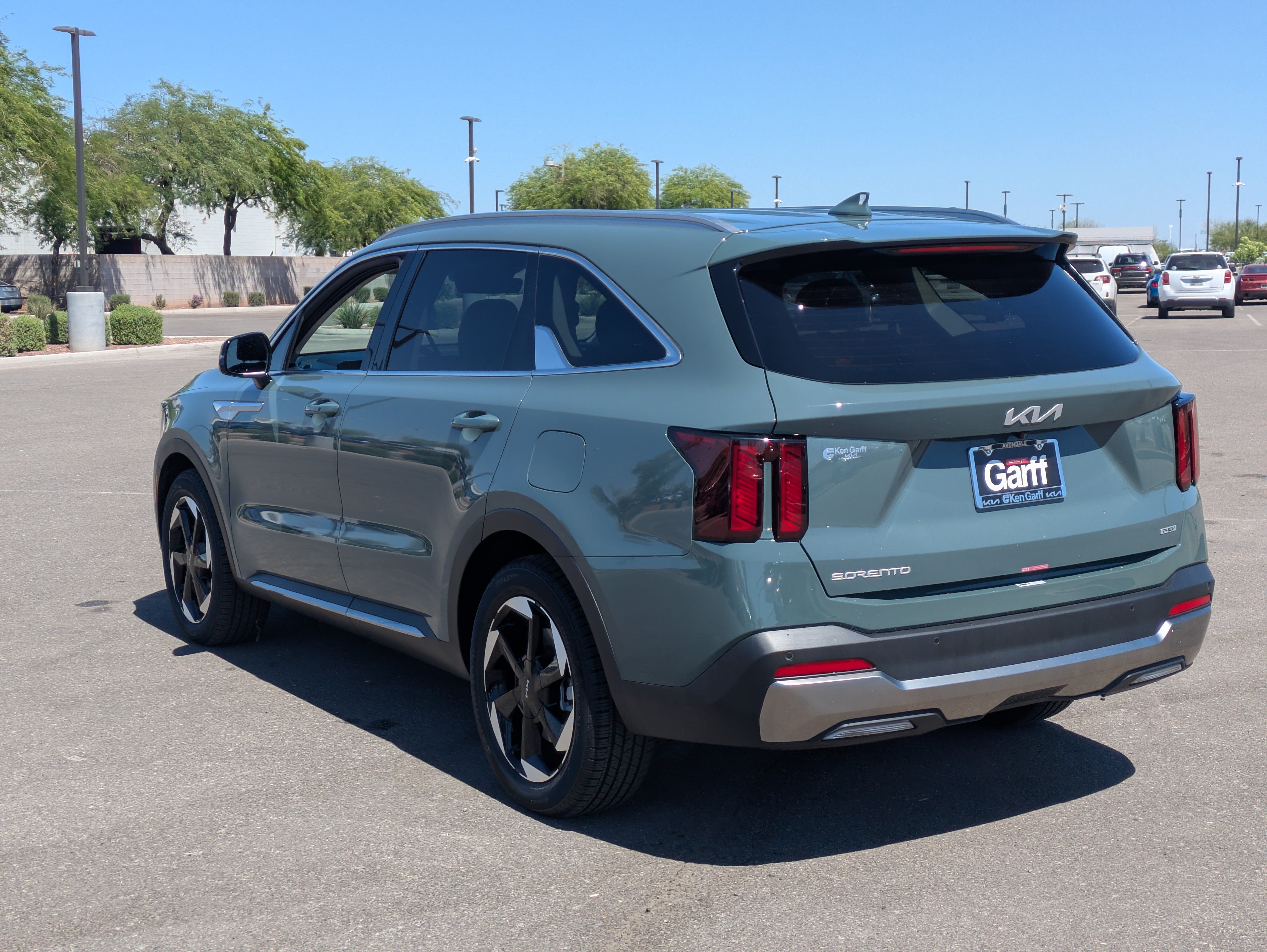 Used 2025 Cityscape Green Kia EX image 3
