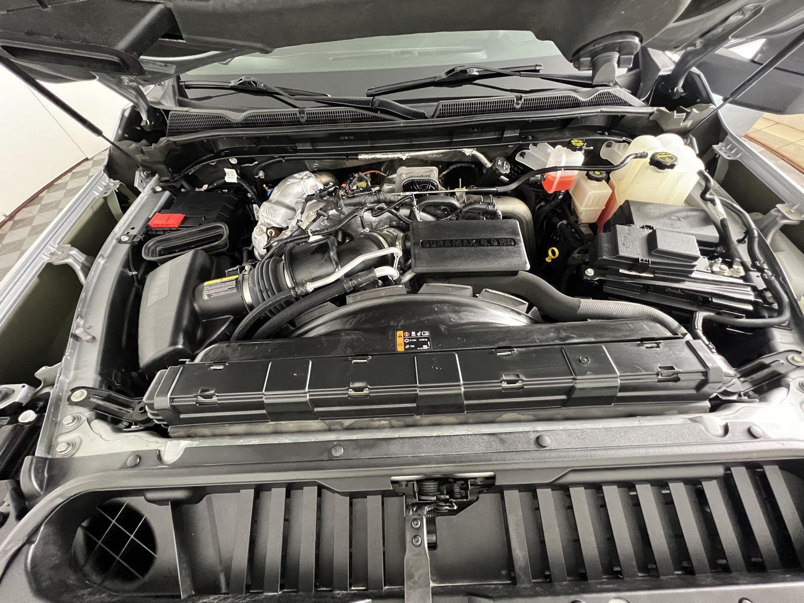 Used 2025 Sterling Metallic GMC AT4 image 23