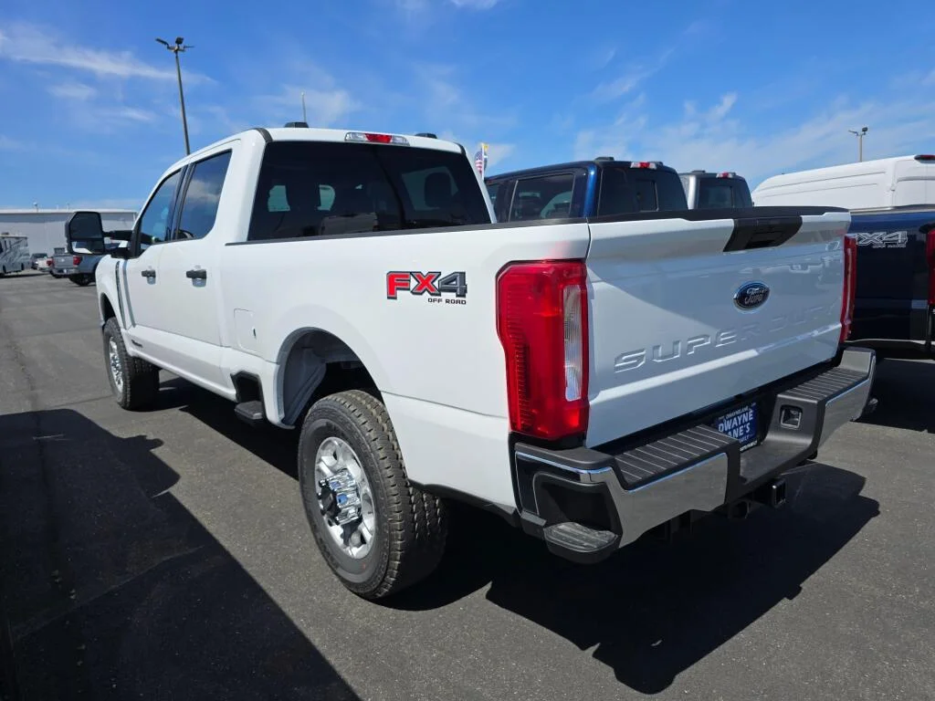 2025 Ford F-350 Super Duty XLT - Photo 8