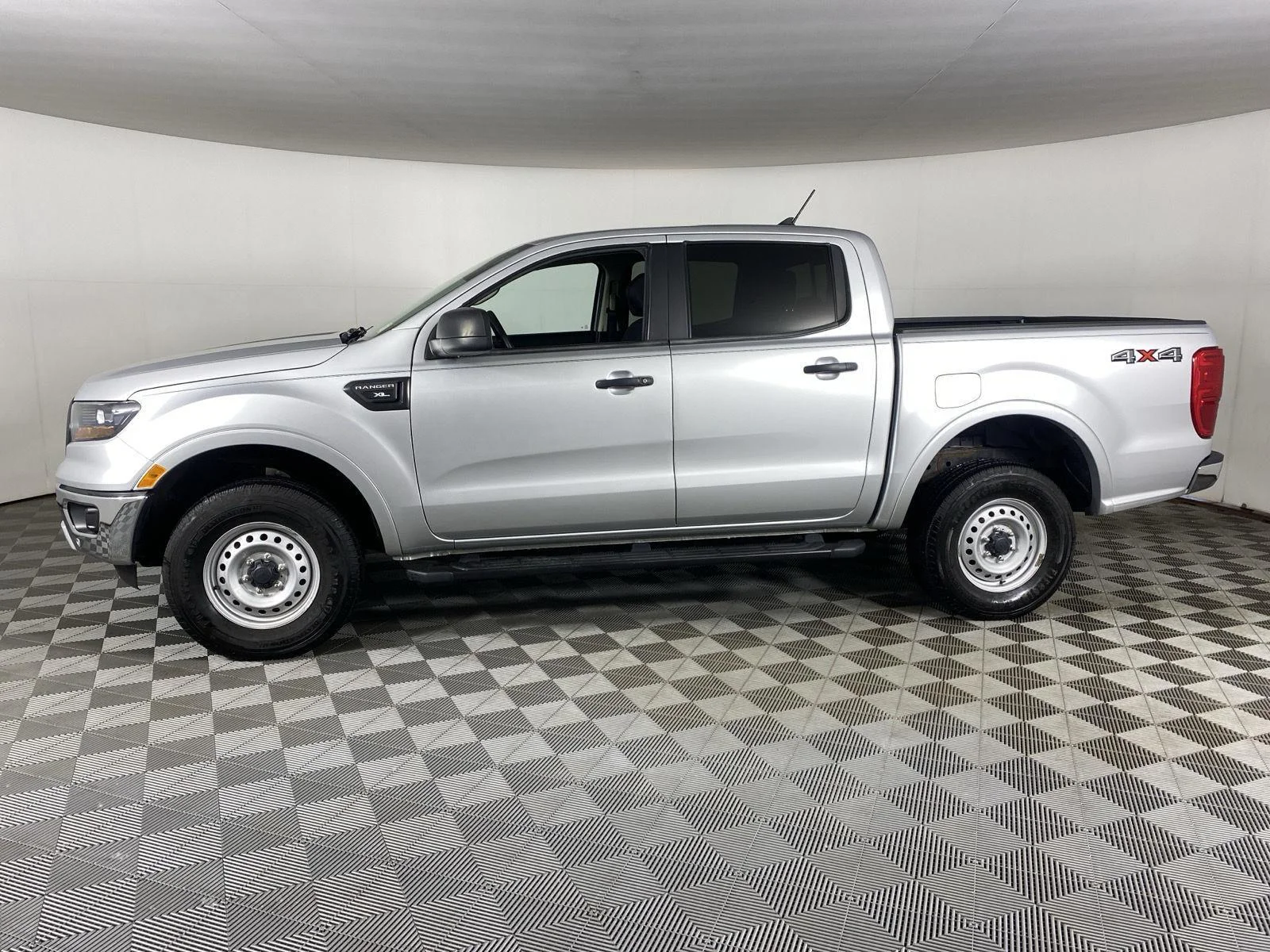 Used 2019 Ingot Silver Ford XL image 7