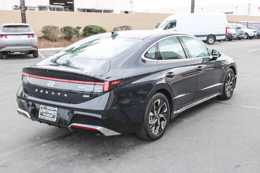 Certified Used 2025 Blue Hyundai SEL image 10
