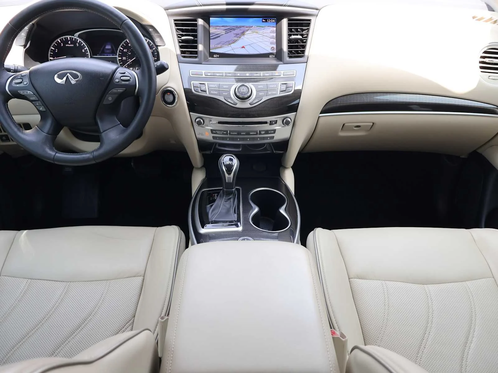 Used 2019 Majestic White INFINITI LUXE image 27