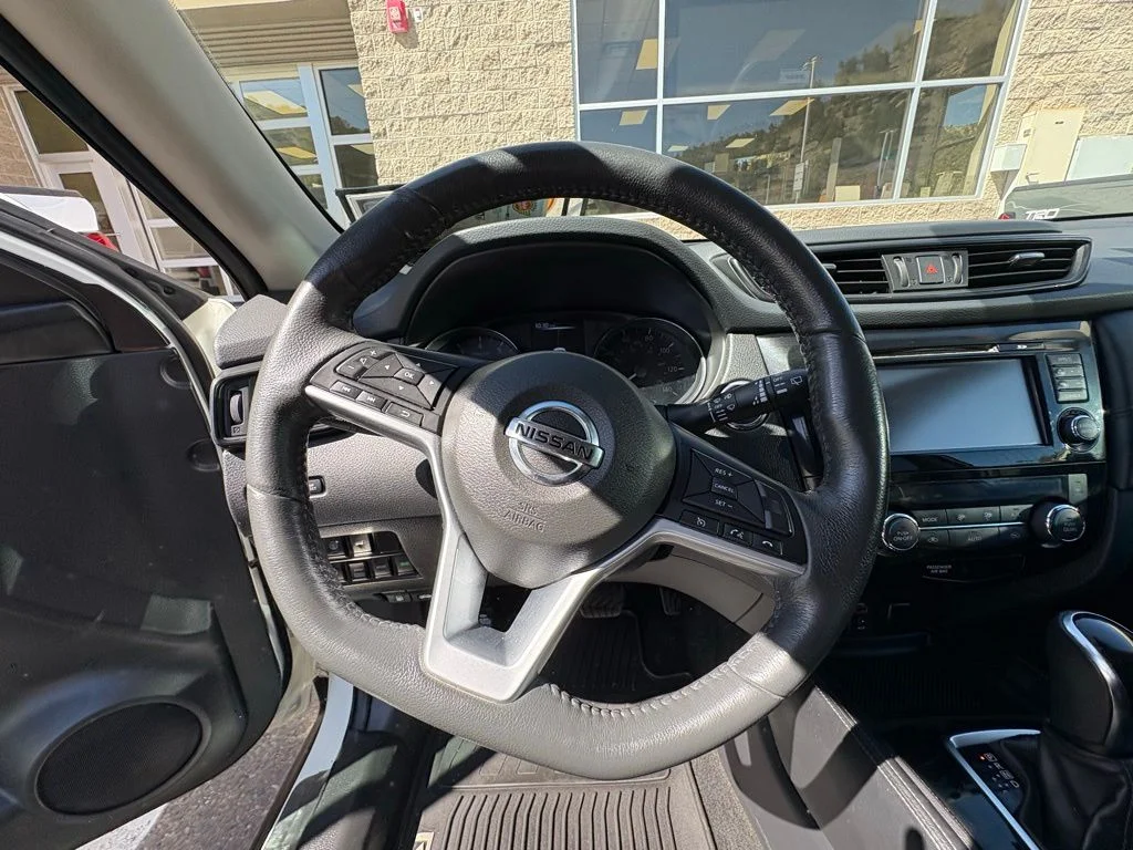 Used 2017 Nissan Rogue SL with VIN 5N1AT2MV9HC877735 for sale in Durango, CO
