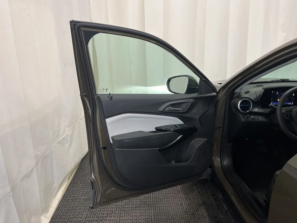 Used 2024 Brown Chevrolet LT image 17