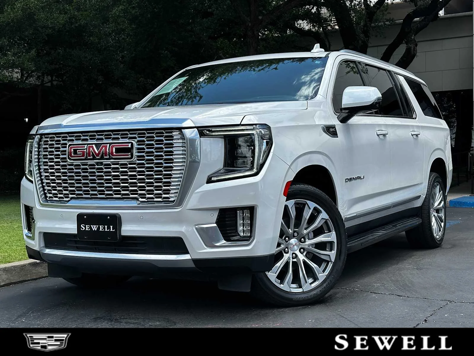 2021 GMC Yukon Denali 2WD's photo
