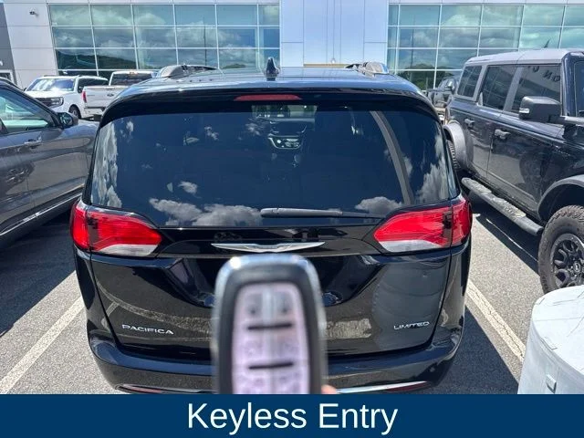Used 2017 Black Chrysler Limited image 14