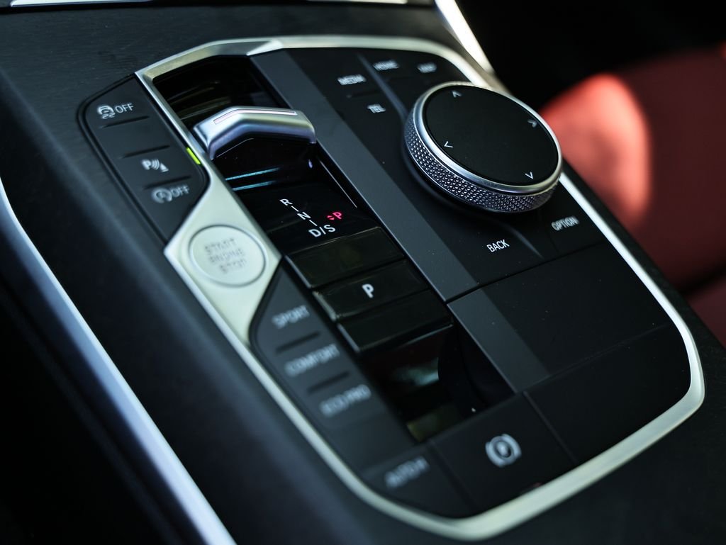 2024 BMW 3 Series 330i - Photo 39