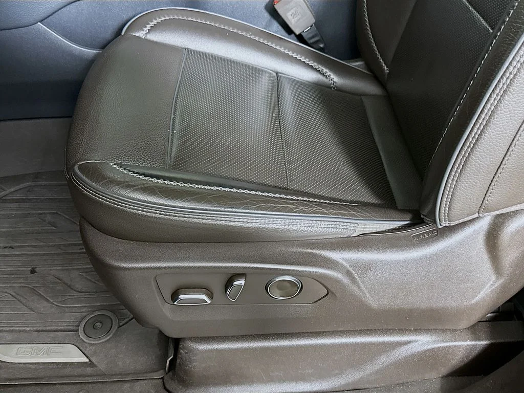 Used 2021 Green GMC Denali image 20
