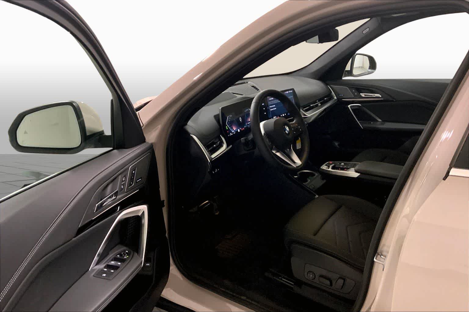 New 2026 Dune Grey Metallic BMW xDrive28i image 9