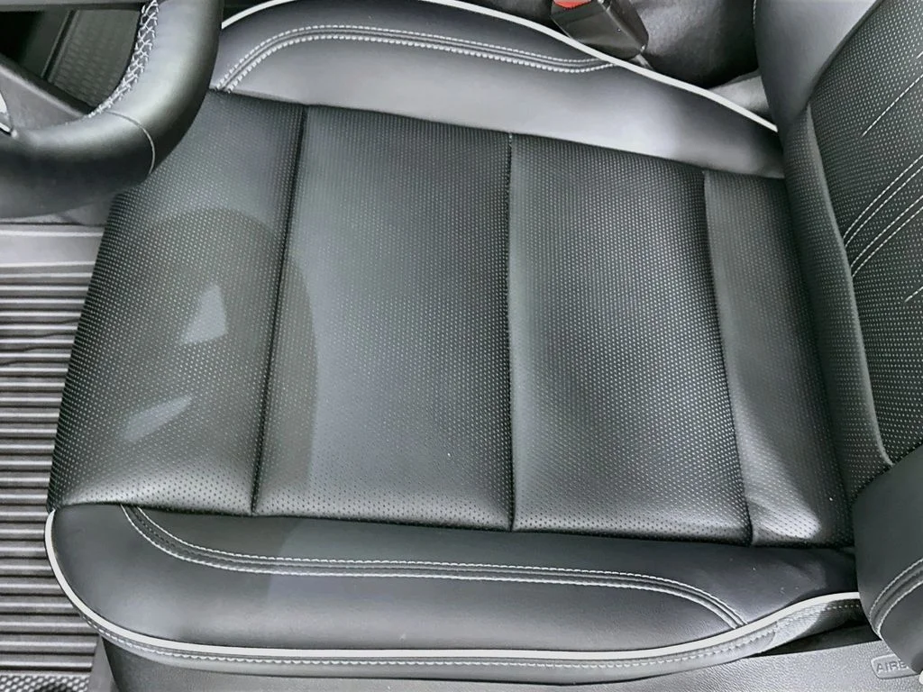 Used 2025 Black Buick Avenir image 21