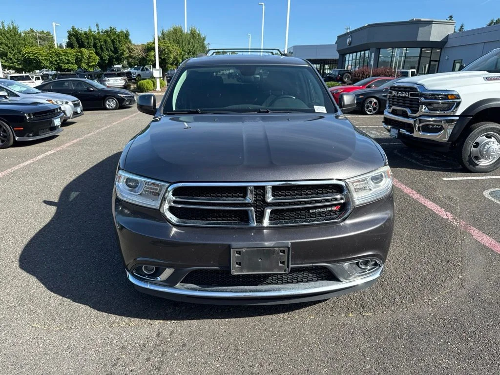 Used 2017  Dodge SXT image 2