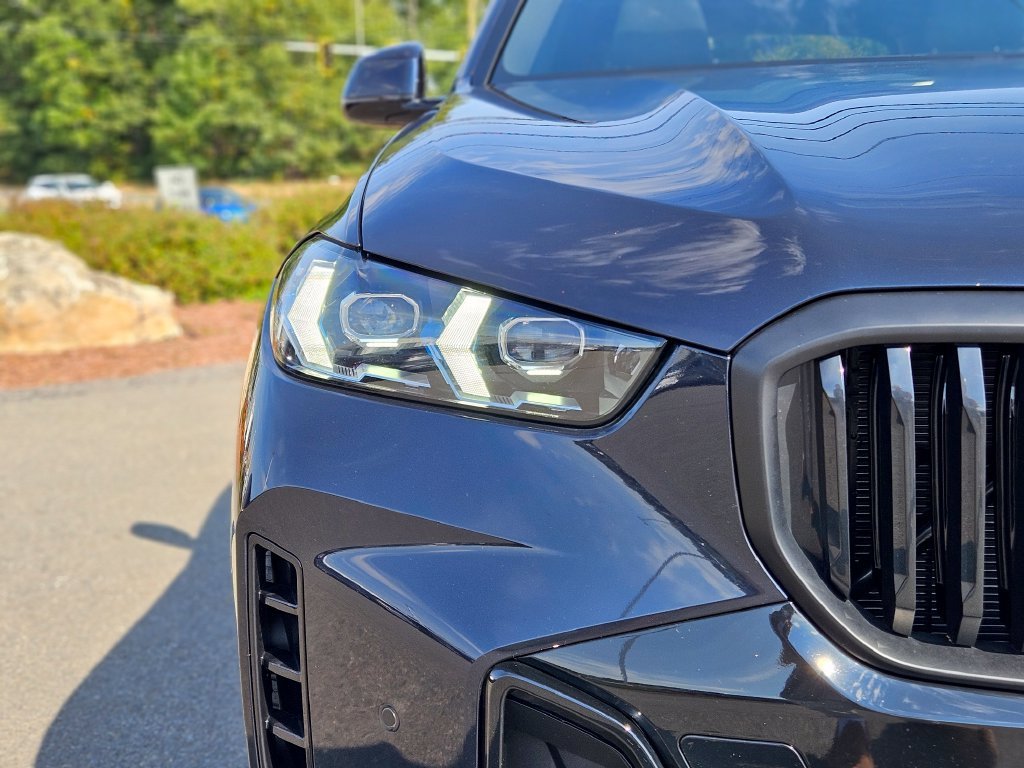 Certified Used 2025 Carbon Black Metallic BMW xDrive40i image 10