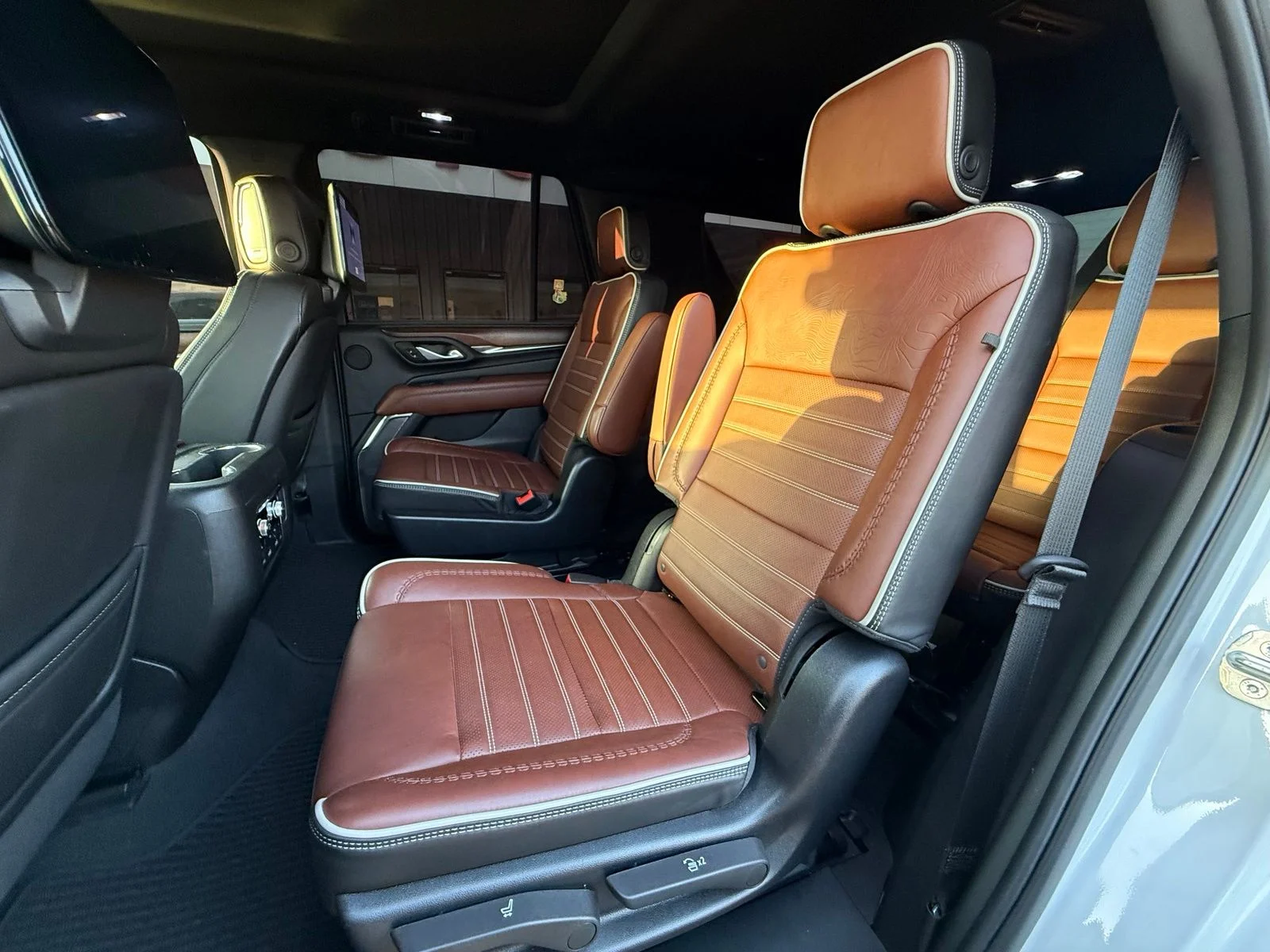 Used 2023 White GMC Denali Ultimate image 14