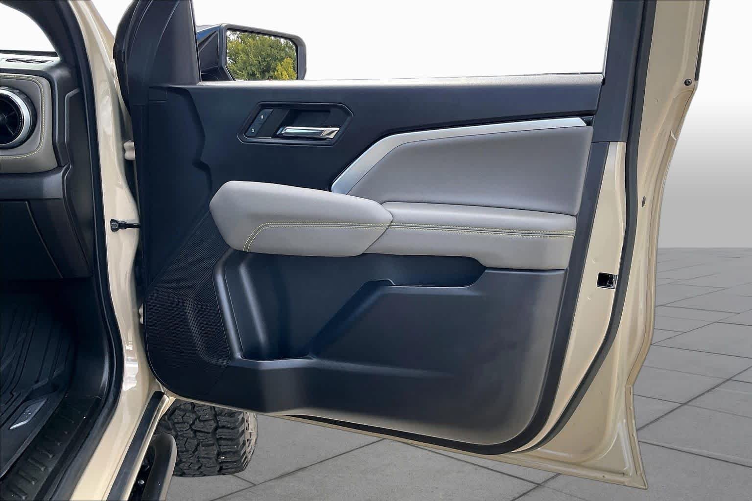 Used 2024 Sand Dune Metallic Chevrolet 4WD ZR2 image 22