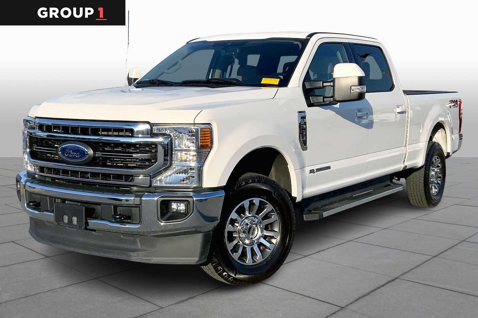 Star White Metallic Tri-Coat 2022 Ford F-250 Super Duty Lariat Crew Cab 4WD Pickup Truck Four-Wheel Drive