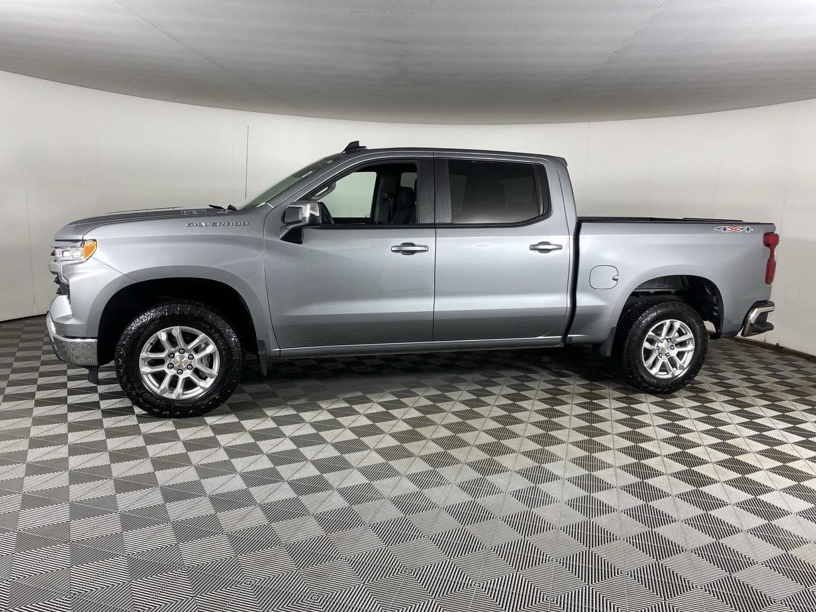 Used 2026 Sterling Gray Metallic Chevrolet LT image 4