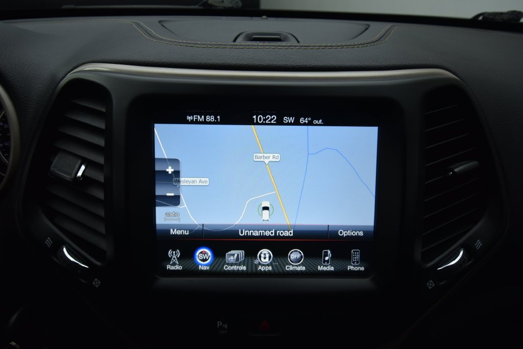 Used 2017 White Jeep Latitude image 13