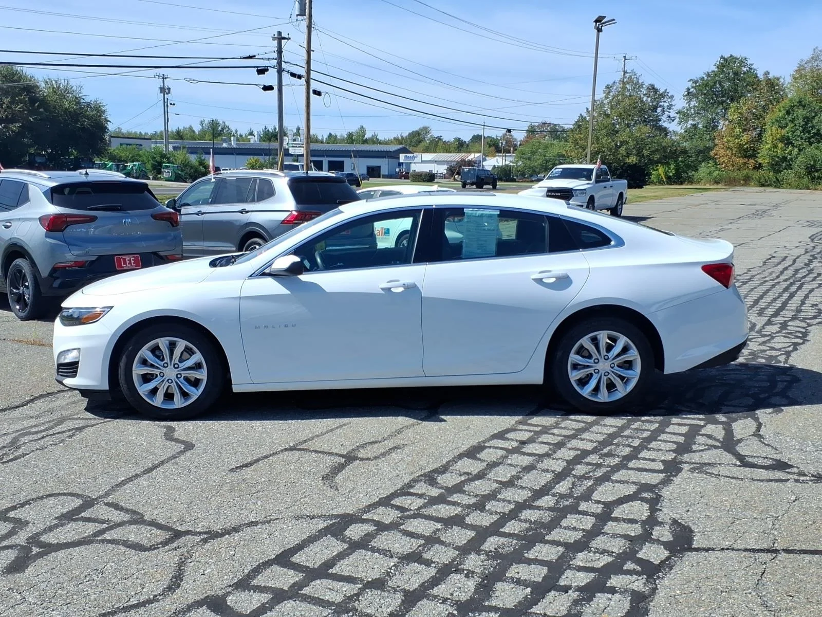 Used 2024 Summit White Chevrolet LT image 7